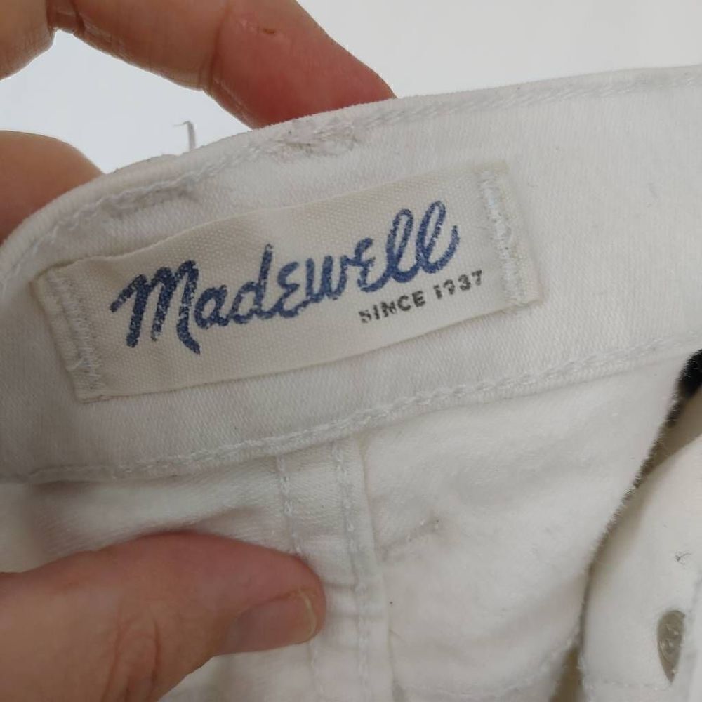 Madewell White Skinny Low Rise Ankle Zip Jeans Size 24 EUC.
Waist 13" across
Ris - Picture 6 of 8
